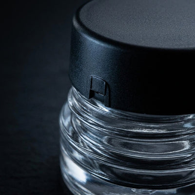 5ml Child Resistant Jar with Black Lids — finish and closure detail